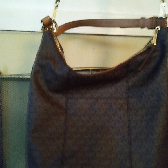 Authentic Michael Kors purse - Picture 7 of 8